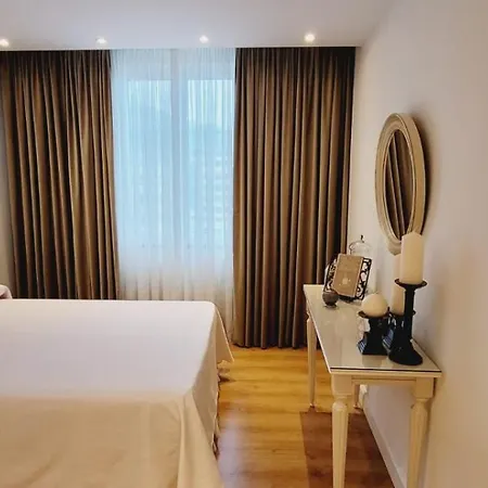 Premium Penthouse For 4 Adults In The Heart Of The Апартаменти