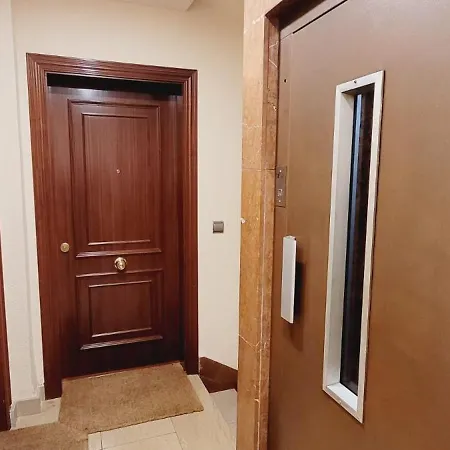Premium Penthouse For 4 Adults In The Heart Of The Апартаменти